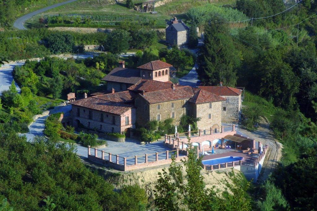 Villa Castel Martino à Cortemilia Extérieur photo