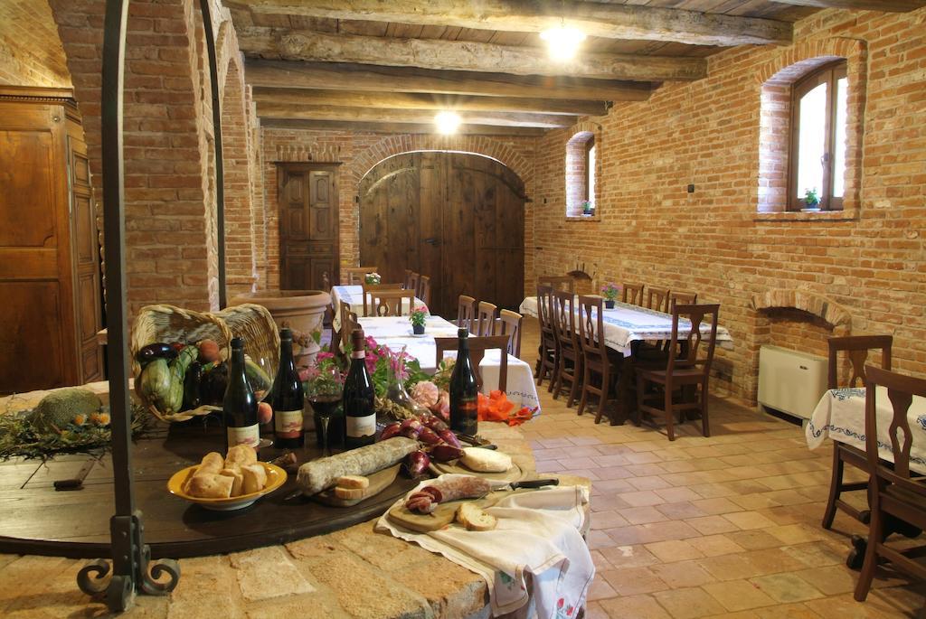 Villa Castel Martino à Cortemilia Extérieur photo