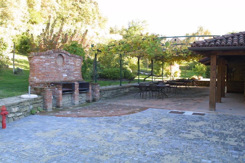 Villa Castel Martino à Cortemilia Extérieur photo