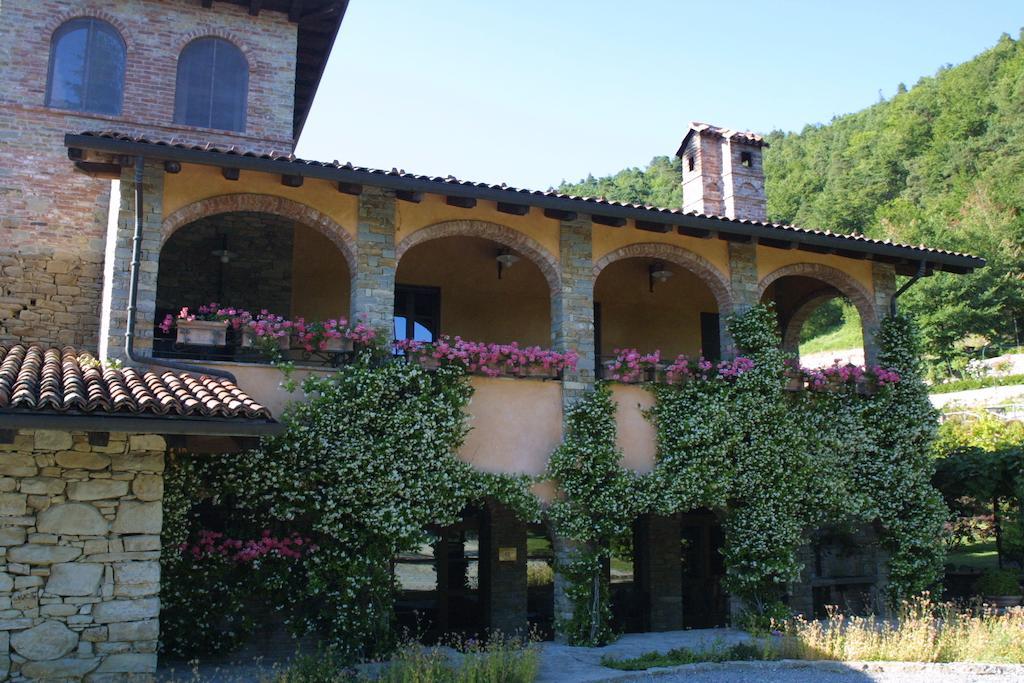 Villa Castel Martino à Cortemilia Extérieur photo