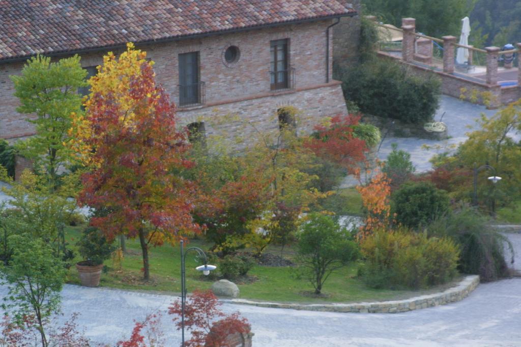Villa Castel Martino à Cortemilia Extérieur photo