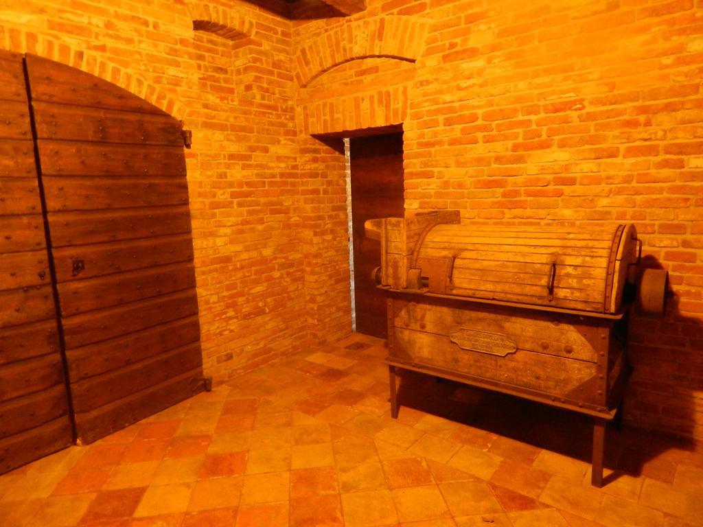 Villa Castel Martino à Cortemilia Extérieur photo