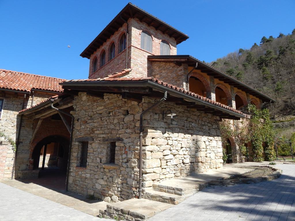 Villa Castel Martino à Cortemilia Extérieur photo