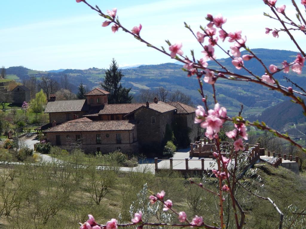 Villa Castel Martino à Cortemilia Extérieur photo